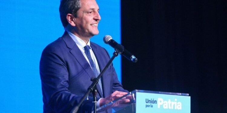 Sergio Massa inicia recorrida por el interior bonaerense en busca de apoyo