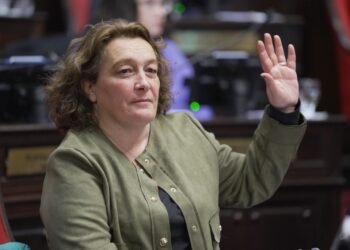 Eugenia Gil impulsa un proyecto para regular la inteligencia artificial en escuelas