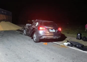 Trágico accidente en Miramar: mueren médico y su hijo tras impactar con un acoplado