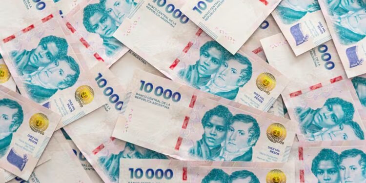 Senadores se congelan salarios pero reciben aguinaldo millonario