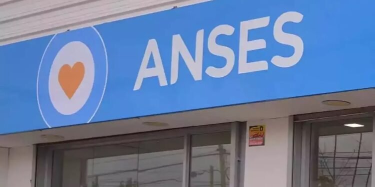 ANSES revela quiénes cobran prestaciones este 3 de junio y detalles sobre aumentos