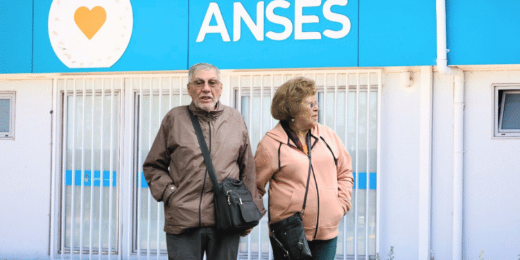 Jubilados de ANSES: ¿Quiénes recibirán un monto récord este junio?