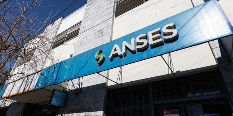ANSES: ¿quiénes cobran hoy luego del fin de semana largo?