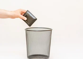 La nueva billetera inteligente combina estilo, seguridad y tecnología avanzada