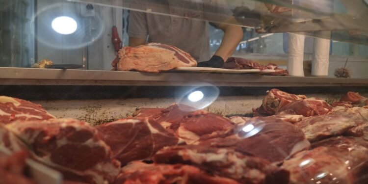 Cuenta DNI ofrece 35% de descuento en carne y pescado en julio