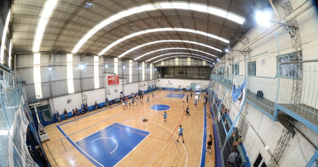 El Gobierno eliminará subsidios a clubes de élite y revaluará tarifas