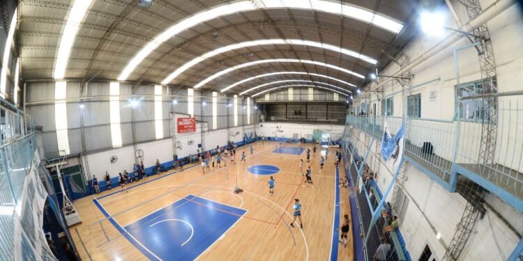 El Gobierno eliminará subsidios a clubes de élite y revaluará tarifas