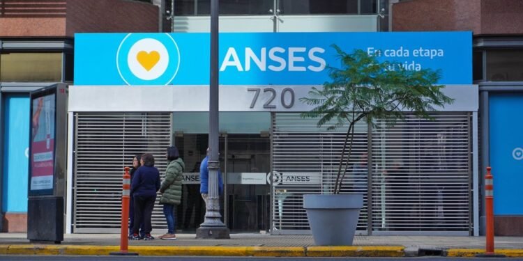 ¿Cómo cambiar el medio de cobro en ANSES sin salir de casa?