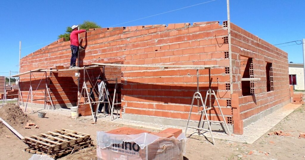 El gobierno provincial reactivará el plan de viviendas para familias bonaerenses