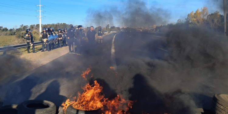Corte en la Autopista La Plata-Buenos Aires afecta el tránsito en ambos sentidos