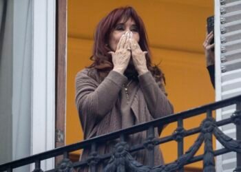 Cristina Kirchner critica a Bullrich y defiende a la militancia en Lezama