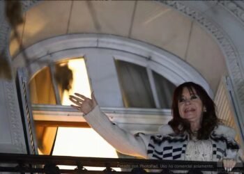 El tribunal limita salida de Cristina Kirchner para evitar eludir condena