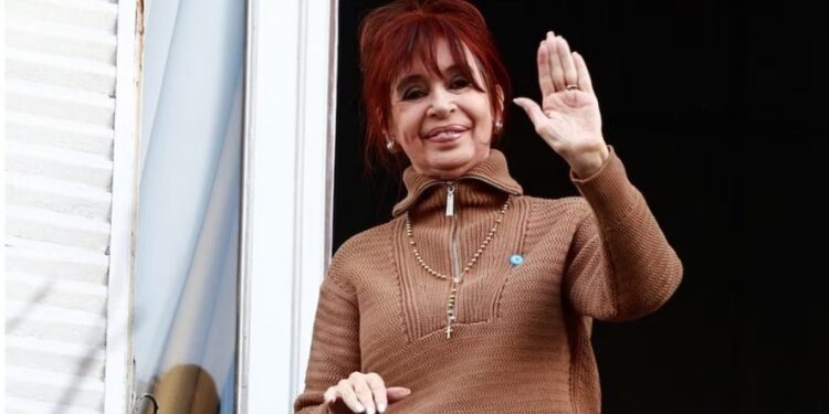 Cristina Kirchner enfrenta su condena y se intensifican las protestas en su defensa