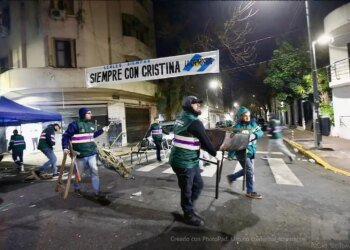 Desalojo nocturno en Constitución: la Policía retira acampes de Kirchneristas