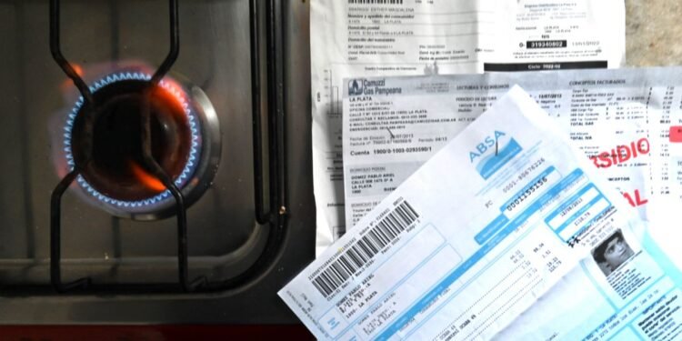 La AFIP evalúa revertir subsidios de gas que beneficiarían a 3,1 millones