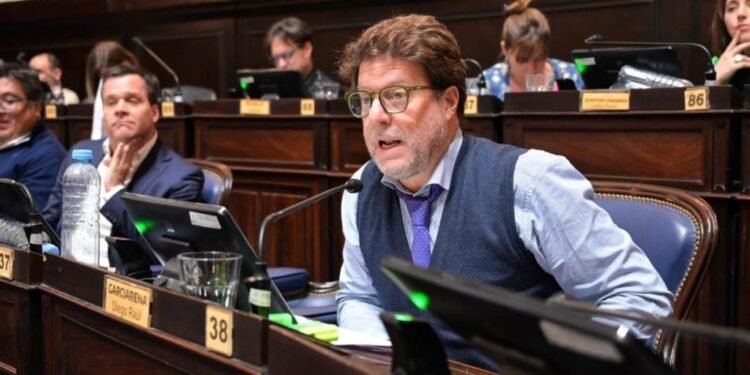 Diputado bonaerense denuncia grave crisis en la flota fresquera y pide acción