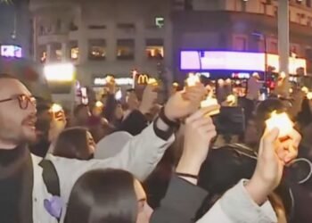 Trabajadores del Hospital Garrahan marchan por salario y mejores condiciones