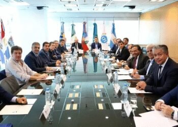 Gobernadores piden audiencia a Milei para discutir reforma fiscal urgente