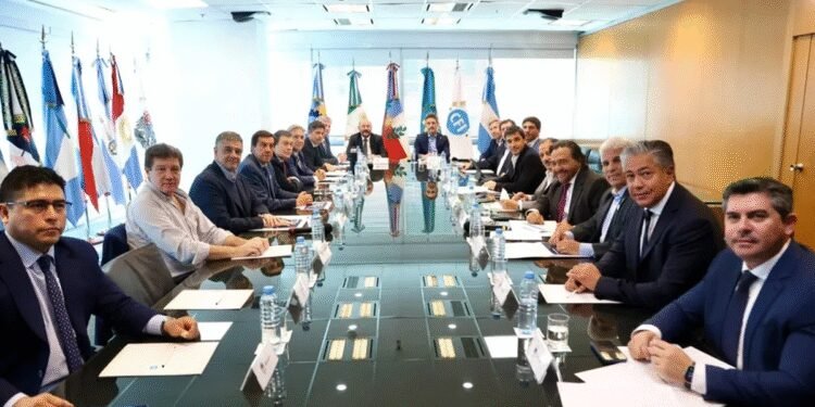 Gobernadores piden audiencia a Milei para discutir reforma fiscal urgente