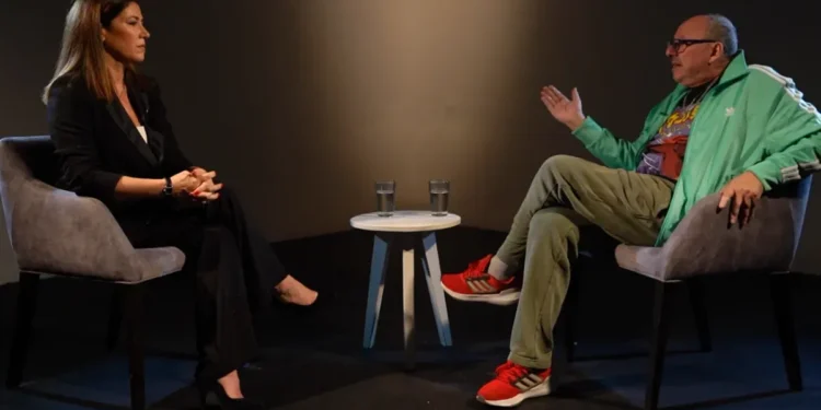 Andrés Ducatenzeiler: de hincha a líder, revela su vida en “Historias Mínimas”