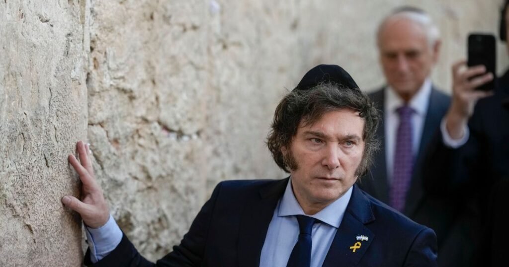 Milei condena ataque de Irán a Israel y rechaza a Vahidi como comandante