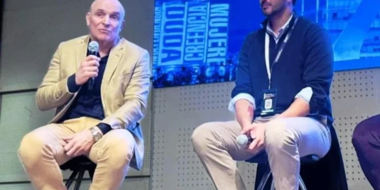 José Luis Espert abucheado en la UCA por insultos a Florencia Kirchner