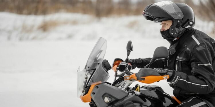Cómo conducir una moto en invierno y enfrentar la ola de frío polar
