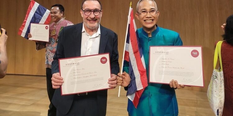 Luis Vivona gana el Gourmand Award por su libro sobre vino en Buenos Aires