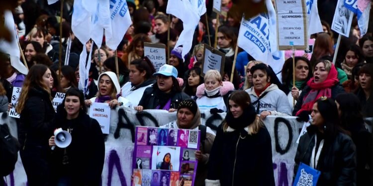 Diez años de Ni Una Menos: marchas en todo el país por derechos y justicia