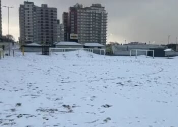 Ola polar sorprende a localidades bonaerenses con nevadas históricas