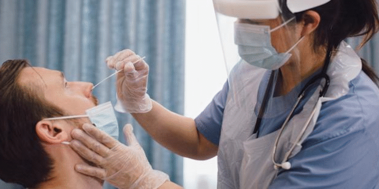 Nueva variante de Covid-19 provoca aumento de hospitalizaciones en el mundo