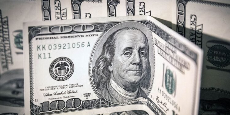 Bancos ofrecen tasas de interés para plazos fijos en dólares de hasta 2,5%