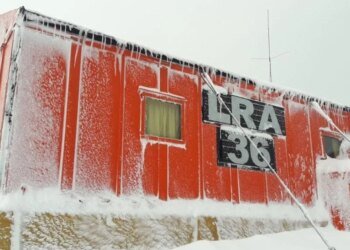 La Bandera Argentina y su simbolismo en la Confraternidad Antártica