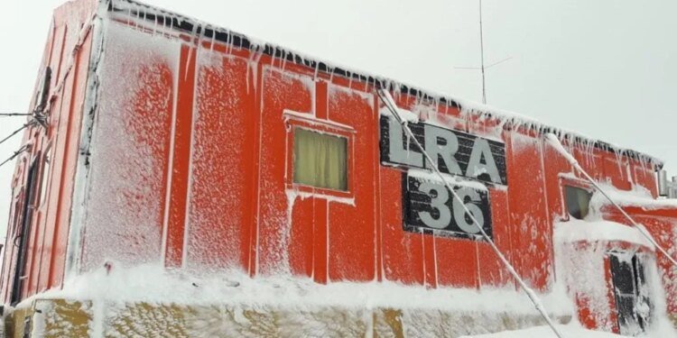 La Bandera Argentina y su simbolismo en la Confraternidad Antártica