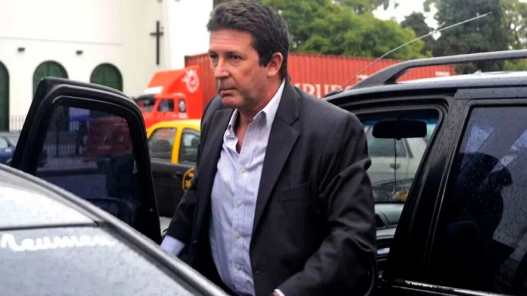 Fabián Rossi se entrega en Comodoro Py tras condena por lavado de dinero