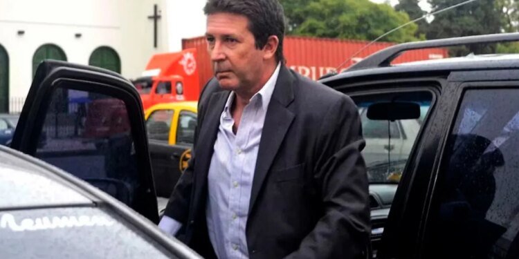 Fabián Rossi se entrega en Comodoro Py tras condena por lavado de dinero