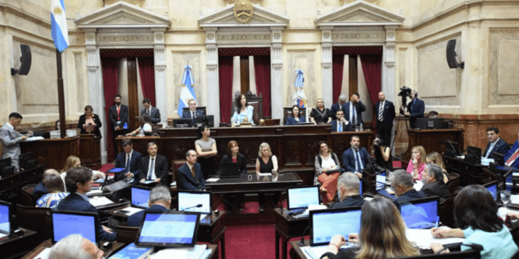 Senadores recibirán un aumento de dieta que supera los $9,5 millones