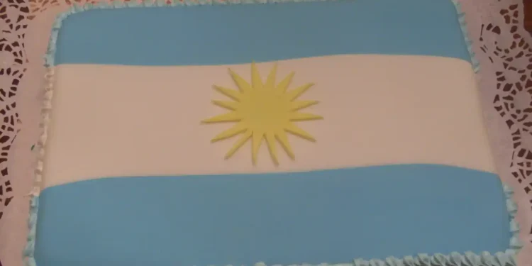 Celebra el Día de la Bandera con una torta creativa y deliciosa