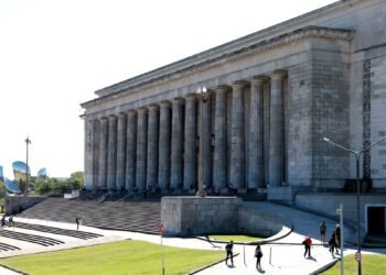 La UBA se mantiene en el top 100 mundial, pero sufre por el desfinanciamiento