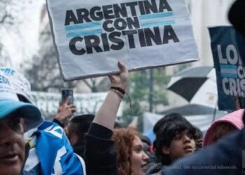Miles de manifestantes respaldan a Cristina Fernández y rechazan su prisión