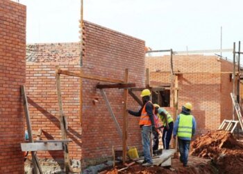 La provincia de Buenos Aires reactivará más de 9.000 viviendas paralizadas