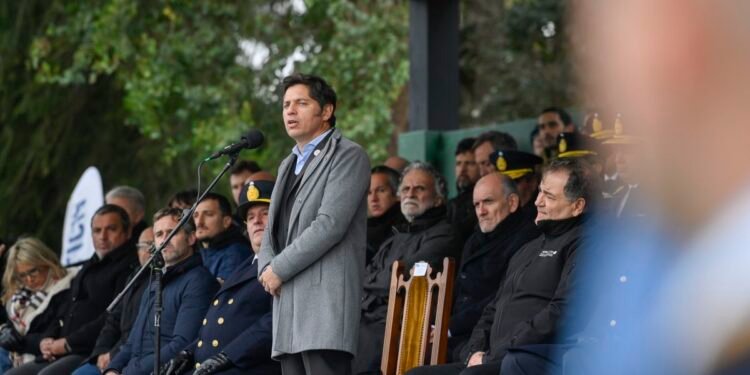 Kicillof lidera la Jura de Cadetes y resalta la modernización policial