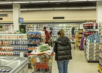 Una familia tipo necesitó $1.128.398 para no ser pobre en junio