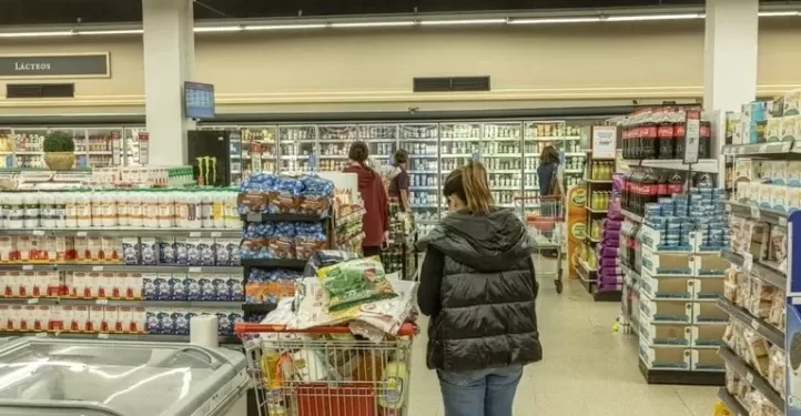 Una familia tipo necesitó $1.128.398 para no ser pobre en junio