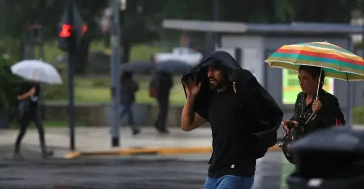 El SMN advierte sobre tormentas y fuertes lluvias en Buenos Aires y alrededores