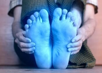 El truco viral para calentar los pies en invierno usando un parasol