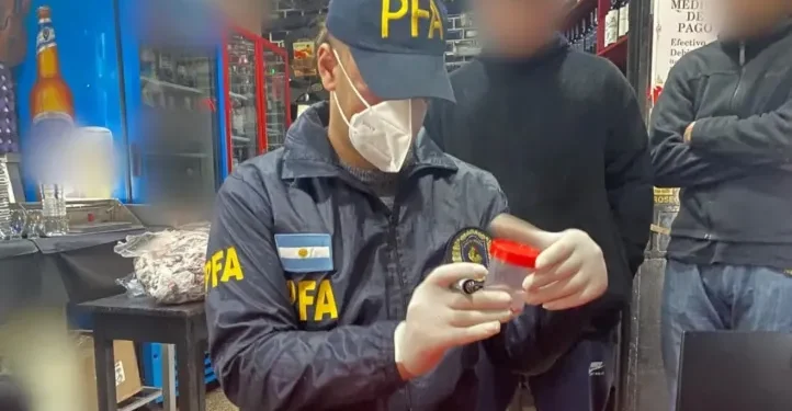 Allanan bodegón en La Paternal por venta de carne de animales protegidos