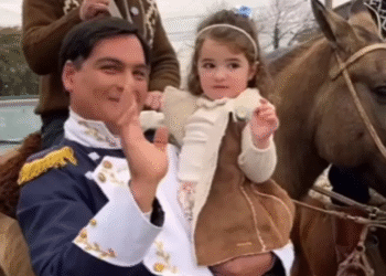 Una nena de tres años hizo realidad su sueño y conoció a Manuel Belgrano