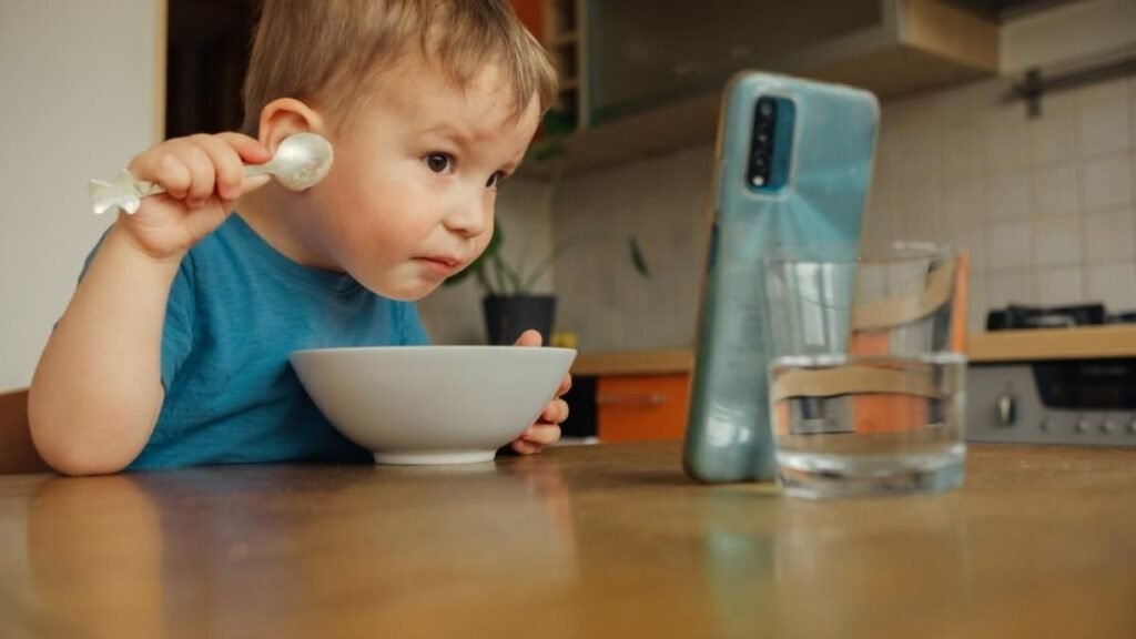 Vacaciones sin pantallas: estrategias para que los niños lean más