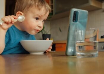 Vacaciones sin pantallas: estrategias para que los niños lean más